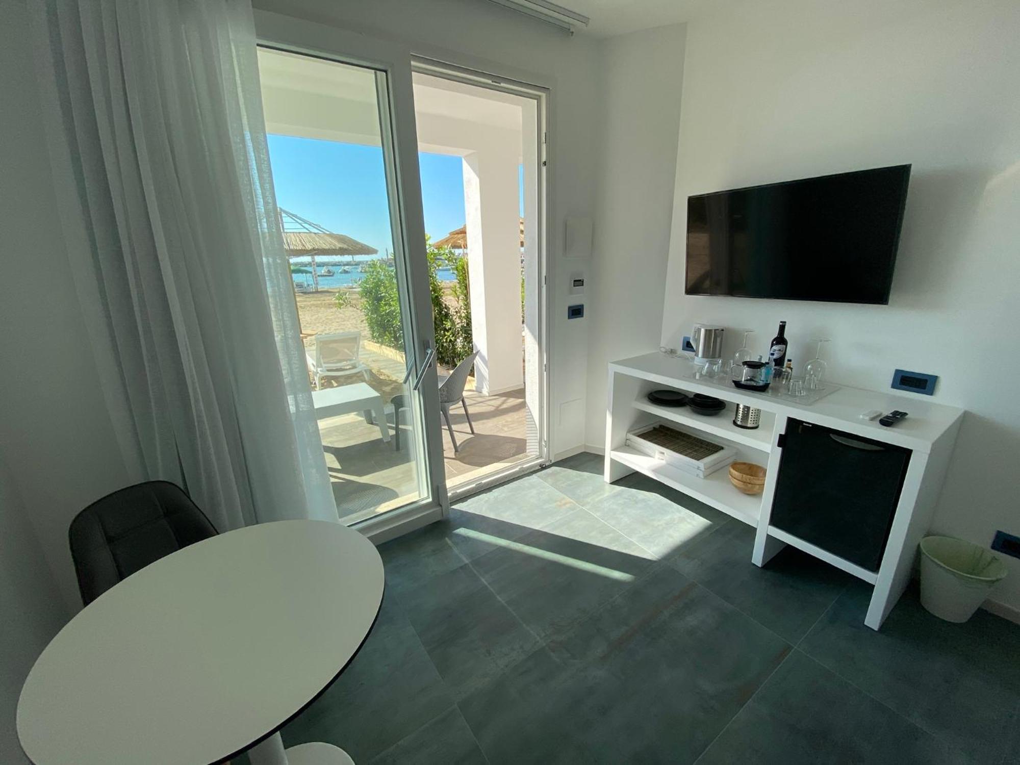 Marina Bay Beach Hotel Peschici Exterior photo